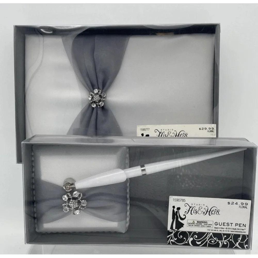 Studio His & Hers White Wedding Guest Book w/ Guest Pen New Gray Cs4 Boxed